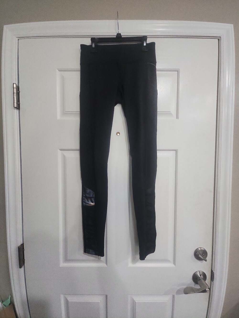 Lululemon Women's Black Mesh Panel Leggings